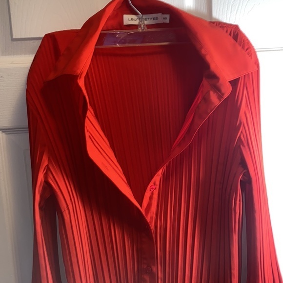 Like new Stunning Red Pleated Blouse Laura Petites - Picture 3 of 9